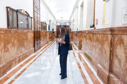 La portavoz de Junts en el Congreso, Miriam Nogueras, en los pasillos del Congreso este miércoles.