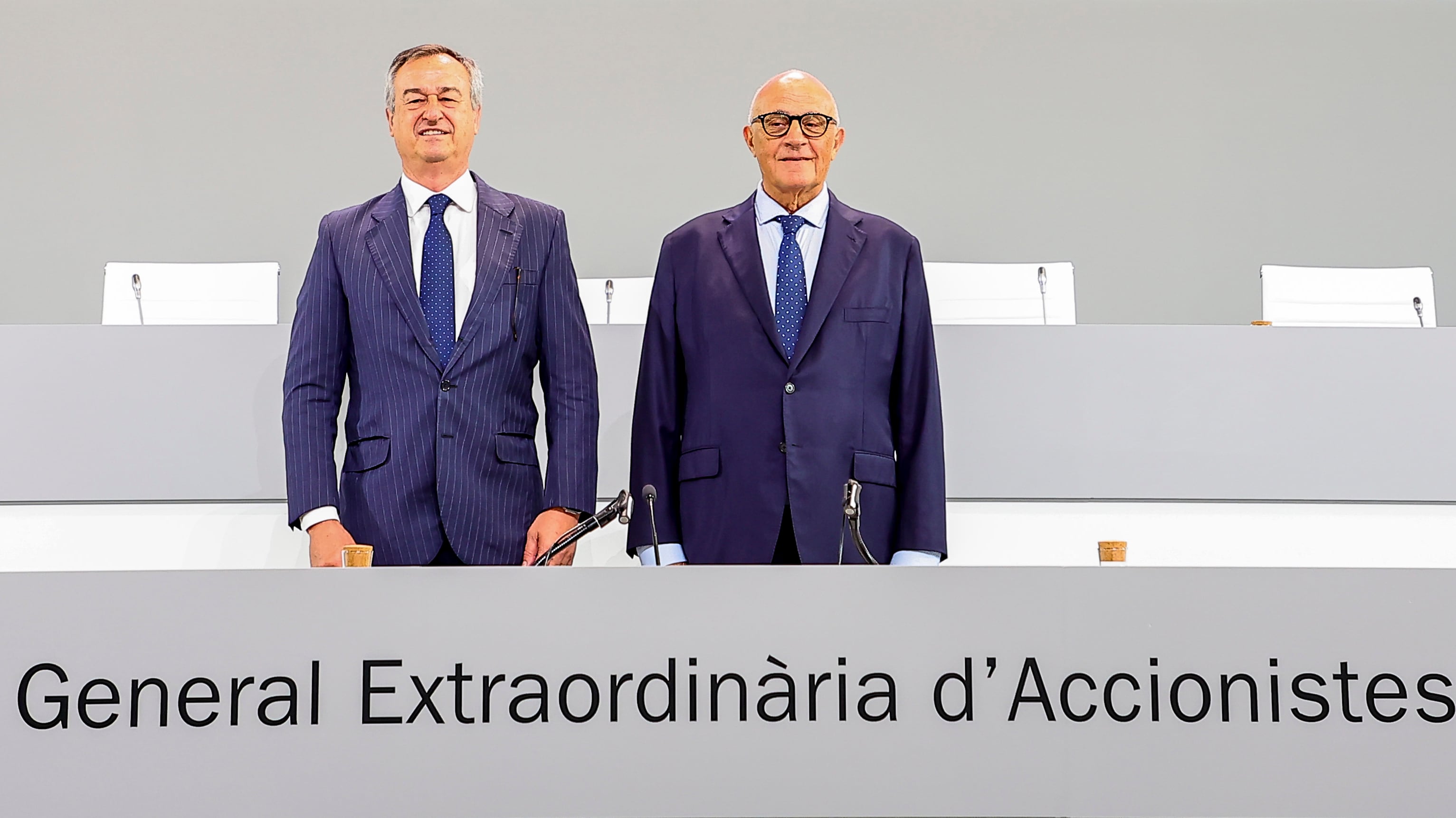 El presidente del Sabadell, Josep Oliu, y el CEO, César González Bueno, este miércoles.