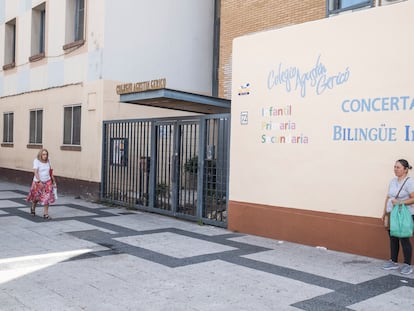 Fachada del Colegio Agustín Gericó, en Zaragoza.