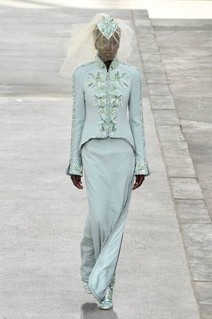 El traje de novia verde de Chanel alta costura.