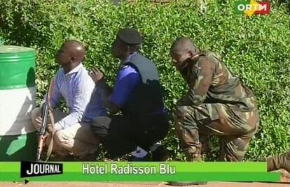 Forces de seguretat, en l'assalt al Radisson de Bamako.