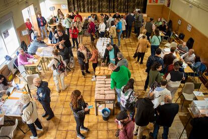 Ambiente electoral en el colegio Divino Maestro de Madrid. 