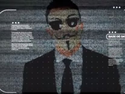 Fragment del vídeo publicat per Anonymous.