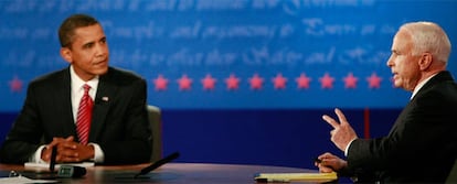 Los dos aspirantes, durante el tercer debate presidencial.