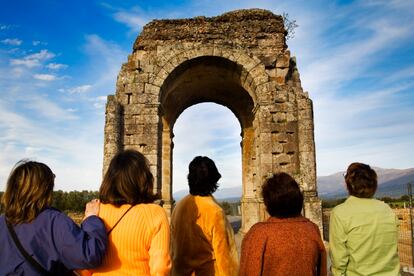 Arco de Cáparra.Zarza de Granadilla.Arquitectura romana S.I y II.Cáceres.Ruta de la Plata. Extremadura.España.