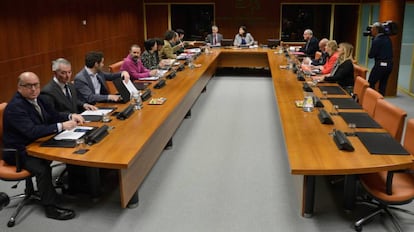 Una de las reuniones de la Ponencia de Autogobierno antes de que comenzaran a trabajar los expertos. 