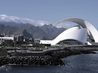 Calatrava's auditorium in Santa Cruz de Tenerife.