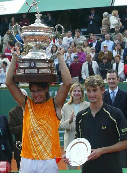 El ruso Igor Andreev puede presumir de ser el último que ha ganado a Nadal en tierra batida. El español perdió contra él en Valencia en 2005. Semanas después, en Montecarlo, Rafael Nadal, que entonces era el número 17 del mundo,  comenzaría su racha victoriosa con un triunfo ante Gaël Monfils. Nadal ganó los otros cinco partidos y venció la final ante Guillermo Coria.