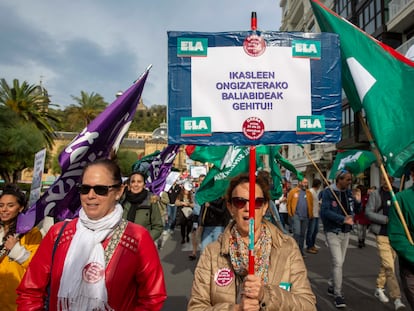 Manifestación de profesores de la educación pública en San Sebastián.