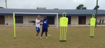 López Ufarte da instrucciones a uno de sus alumnos