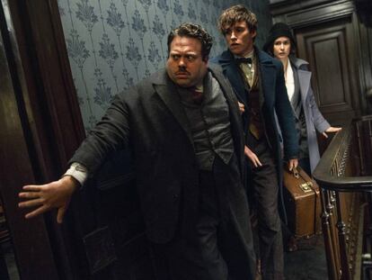 Dan Fogler, Eddie Redmayne y Katherine Waterston, en 'Animales fantásticos y dónde encontrarlos'.