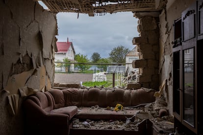 La casa familiar de Oleksandr Kornienko, en Velyka Dymerka (Ucrania), un pueblo al norte de Brovary, fue destruida durante un ataque a principios de marzo de 2022. De la serie 'Fighting to Exist'.