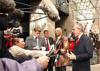 El ministro británico de Exteriores, Jack Straw, a su llegada a la reunión de Bruselas.