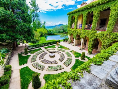 Jardín y estanque del monasterio de Yuste, fundado en 1408, cerca de Cuacos de Yuste.