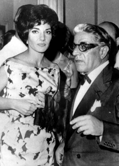Maria Callas y Aristoteles Onassis en una fiesta en Mónaco.