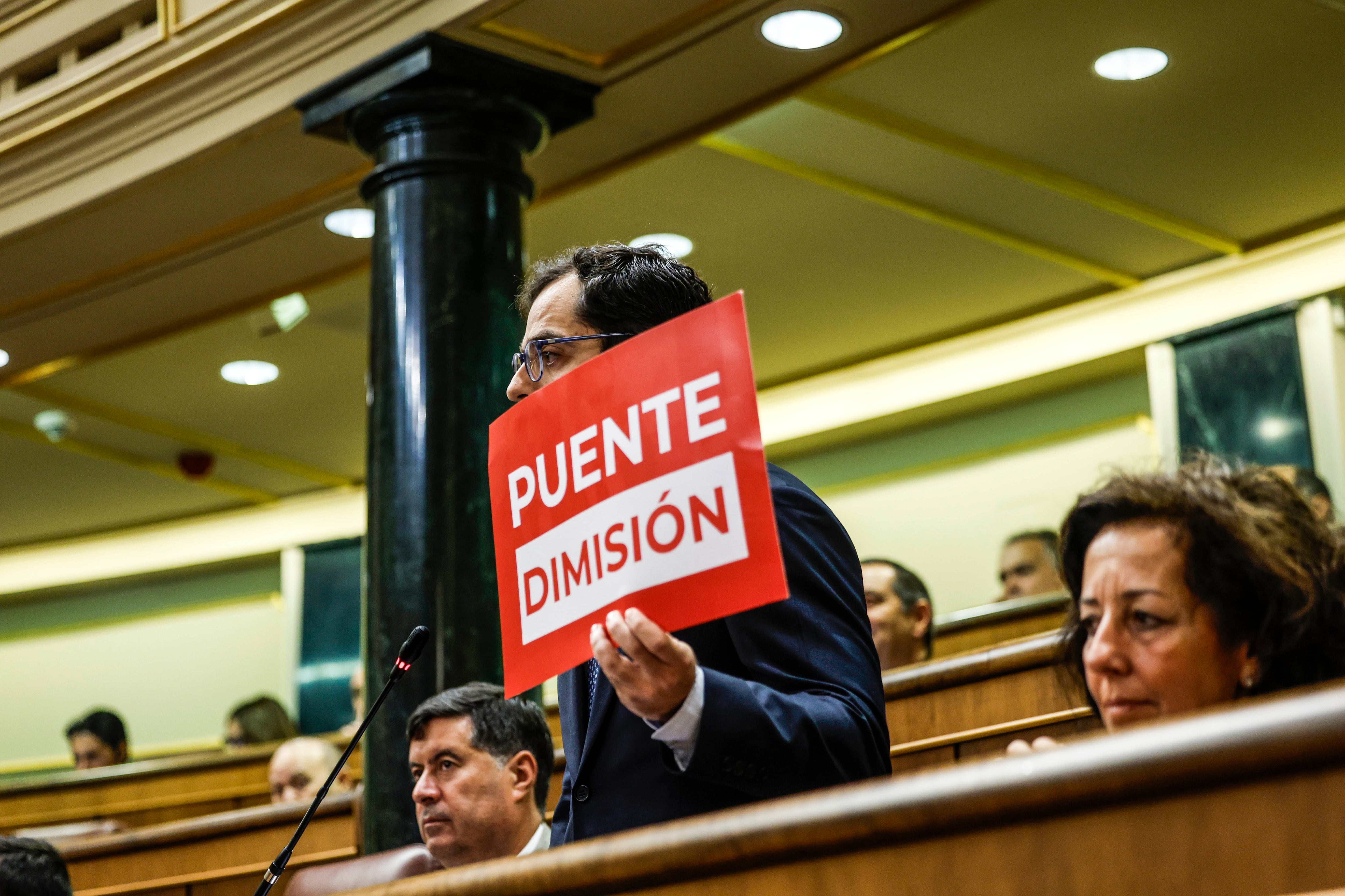 El diputado del PP Eduardo Carazo, durante su debate con el ministro Puente este miércoles en el Congreso.