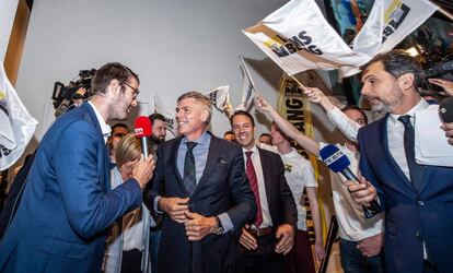 El líder del ultraderechista Vlaams Belang, Filip Dewinter, tras conocer los primeros resultados, este domingo.