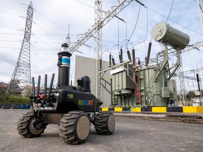 El  nuevo robot de Iberdrola alerta al centro de control sobre cualquier riesgo.