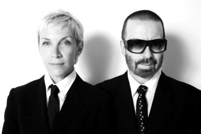 Eurythmics eran Annie Lennox (vocalista) y David A. Stewart (compositor) a principios del año 1980. El amor y el trabajo les duró una década. En 1999 Lennox publicó trabajo por su cuenta.