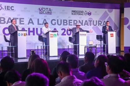 Los candidatos Manolo Jiménez, Lenin Pérez, Armando Guadiana, y Ricardo Mejía Berdeja, en el segundo debate para la gubernatura de Coahuila.