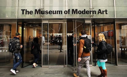 Visitantes en el Museo de Arte Moderno (MoMA) de Nueva York