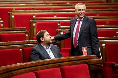 Oriol Junqueras y Pere Navarro en el Parlament.