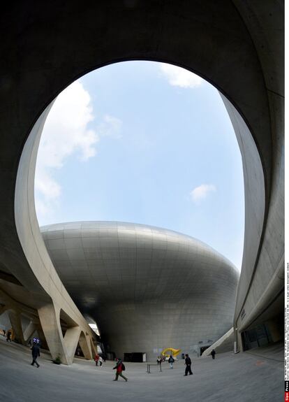 El pabellón Dongdaemun Design Plaza, conocido como DDP, en Seul (2014).