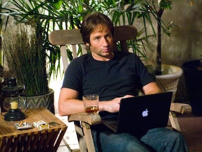 Hank Moody (David Duchovny) en la serie &#039;Californication&#039; se odiaba siempre, a menos que estuviera acabando una novela, pero eso nunca pasaba