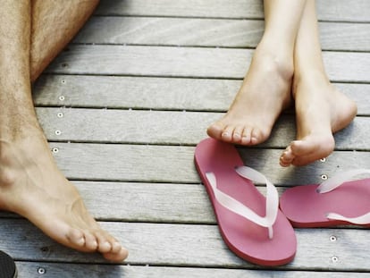 Chanclas de piscina, de dedo, cangrejeras... hay opciones para todos los gustos.