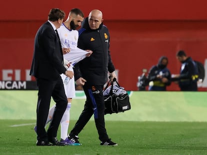 Karim Benzema abandona el terreno de juego el pasado lunes en Mallorca.