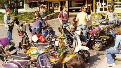 Los chicos de Wigan (Greater Manchester) en 1974. Imagen perteneciente al libro ‘The Bag I’m in: Underground Music and Fashion in Britain 1960-1990’ (Cicada Books), de Sam Knee.