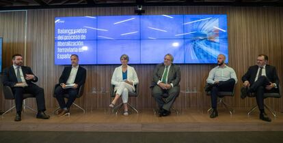 Panel de expertos que ha debatido esta mañana en KPMG el balance y retos de la liberalización ferroviaria.