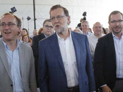 Alfonso Alonso, Mariano Rajoy i Javier Maroto, aquest dissabte a Durango.