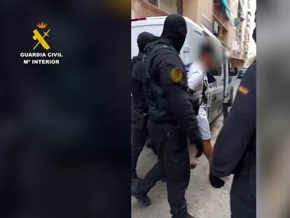 Siete detenidos por favorecer la inmigración irregular de argelinos a España con pateras taxis.
