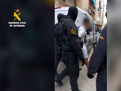 Siete detenidos por favorecer la inmigración irregular de argelinos a España con pateras taxis.