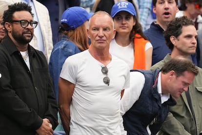 Sting espera el inicio de la final masculina individual del US Open.