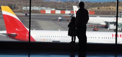 Pasajeros en el Aeropuerto de Barajas. 