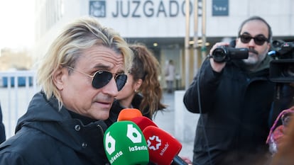 Nacho Cano, a las puertas de los juzgados de la plaza de Castilla en Madrid, el pasado abril.