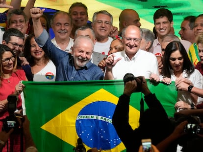 Luiz Inacio Lula da Silva celebra su triunfo en las urnas, en São Paulo, el 30 de octubre de 2022.