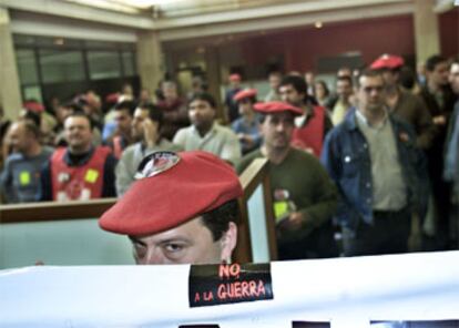 Los agentes que se manifestaron llevaron su protesta al interior de la sede del Gobierno en la Gran Vía bilbaína.