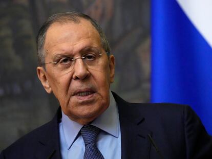 El ministro de Exteriores ruso, Serguéi Lavrov, en su comparecencia ante la prensa el jueves 7 de abril tras un encuentro con su homólogo de Baréin en Moscú.