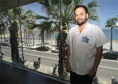 El neurólogo Jaume Roquer, en el hospital del Mar de Barcelona.