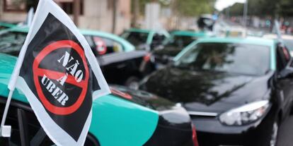 Manifestación de taxista en Lisboa contra Uber.