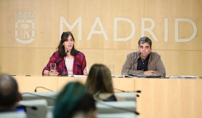 Rita Maestre y Jorge García Castaño, dos de los seis ediles suspendidos cautelarmente de militancia por Podemos Madrid.