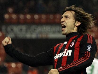 Pirlo celebra un gol en un partido de la Liga de Campeones.