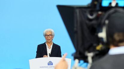 Christine Lagarde, presidenta del BCE, en la rueda de prensa posterior a la reunión del consejo de gobierno del 27 de octubre