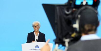 Christine Lagarde, presidenta del BCE, en la rueda de prensa posterior a la reunión del consejo de gobierno del 27 de octubre