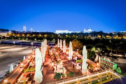 Take in the views of the Manzanares riverside from the Café del Río rooftop in Madrid Río park. The rooftop has multiple levels and during summer, you can enjoy live music in the evening. The Royal Palace may look far from Café del Río but it is actually just a short walk across the river.