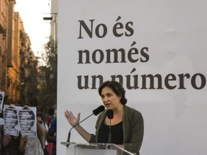 La alcaldesa insta a Sánchez a abrir las puertas a las personas que, según la ONG Proactiva Open Arms, Italia se niega a rescatar