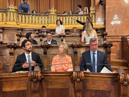 El grupo de Junts en el pleno de junio del Ayuntamiento de Barcelona.
